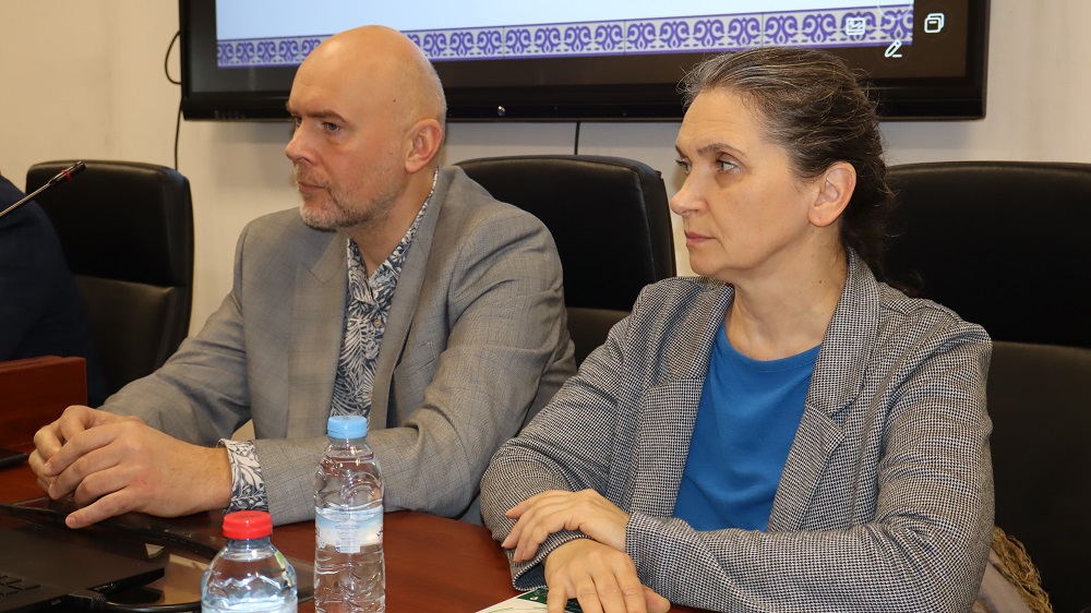 "ندوة علمية تحت عنوان: "آثار التغيرات المناخية: واقع مضطرب وآفاق غامضة، أية حلول للمجتمع الإبداعي؟