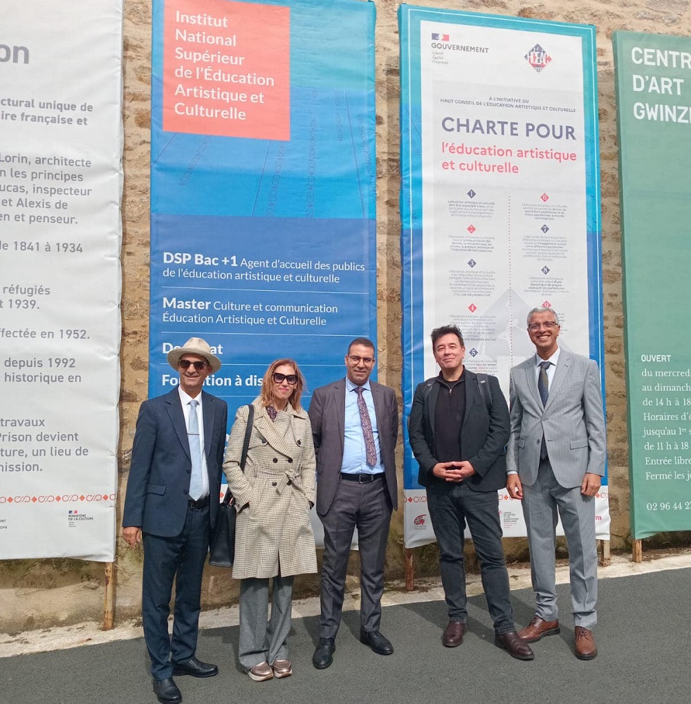 بفرنسا Guingamp ب INSEAC كلية علوم التربية في ضيافة المعهد الوطني العالي للتربية الفنية والثقافيةسا